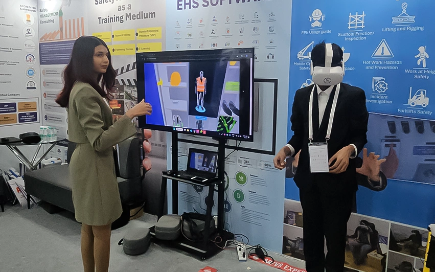 ARVR SCROLLING DOMAIN EXPERTISE IMG (WEBP)